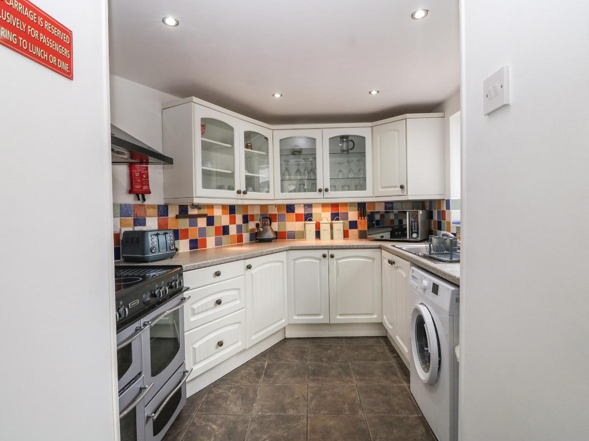 Platform 13 Railway Cottage Llandudno Junction Extérieur photo
