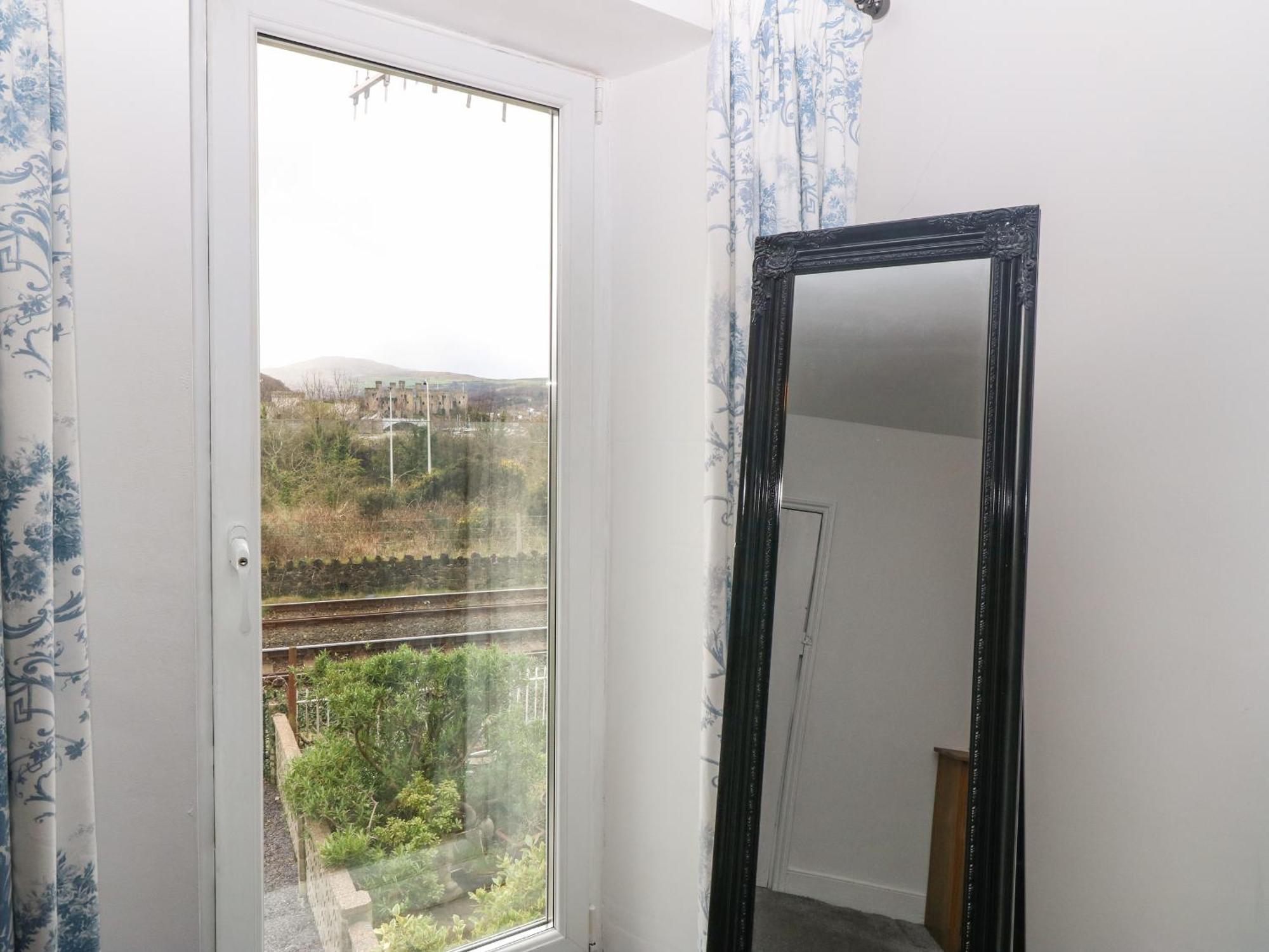 Platform 13 Railway Cottage Llandudno Junction Extérieur photo